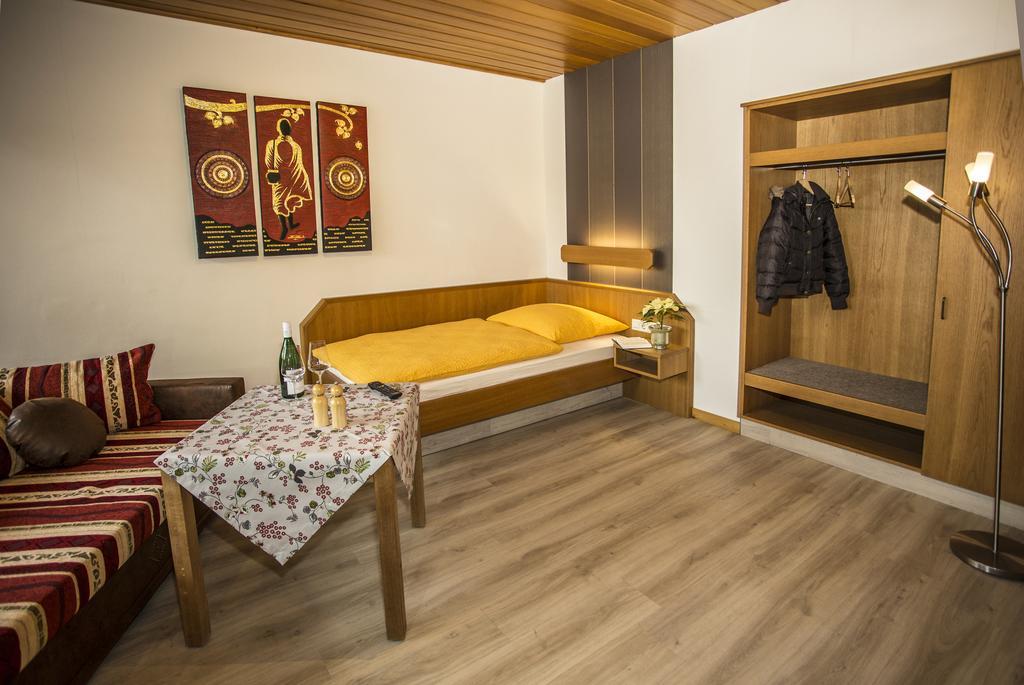 Boardinghouse Remchingen Baan Arun Apartment Екстериор снимка