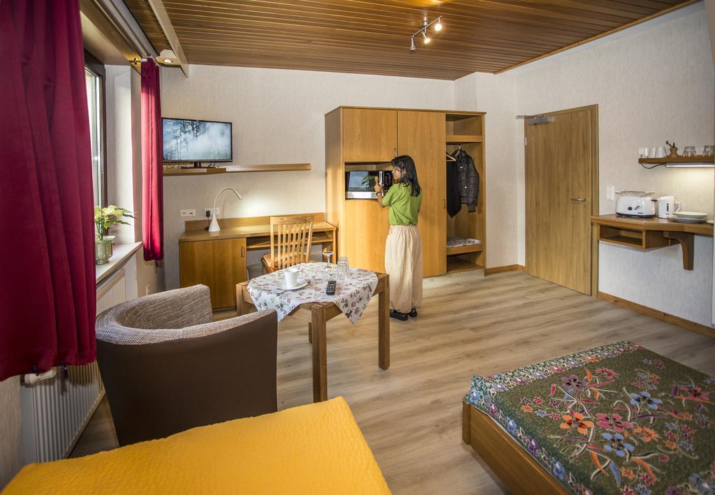 Boardinghouse Remchingen Baan Arun Apartment Екстериор снимка